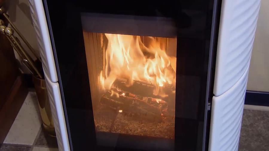 La biomasse pour le chauffage d'appoint: foyer ou poêle à bois