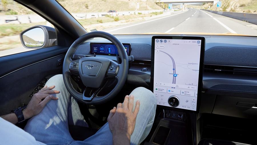 La technologie de conduite mains libres Ford BlueCruise disponible dans 15 pays européens