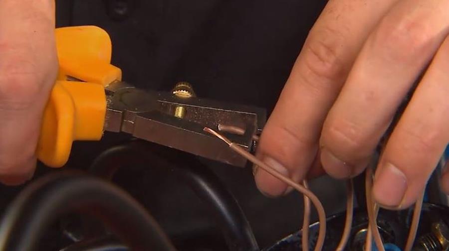Outils pour travaux électriques